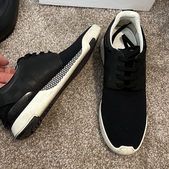 Small that’s way selling it. - Picture 4 of 15